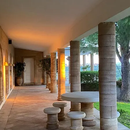 Nostrana Village Apartment *