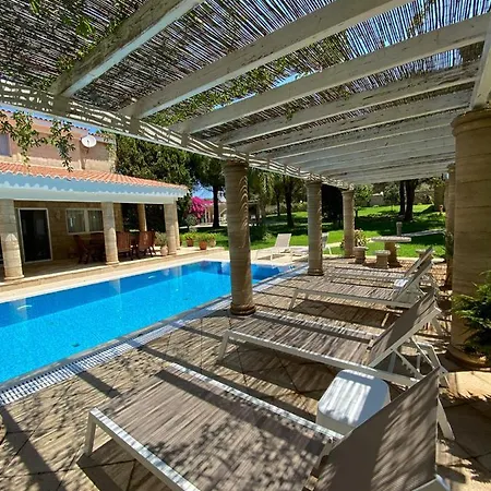 Nostrana Village Apartment
