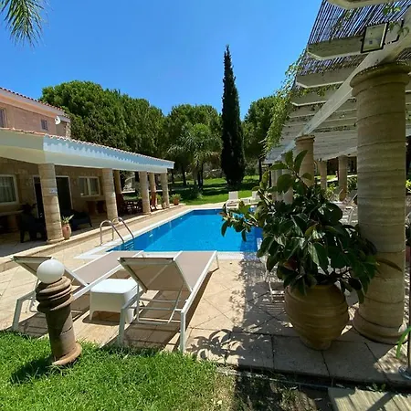 Nostrana Village Apartment *