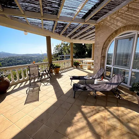 Nostrana Village Apartment