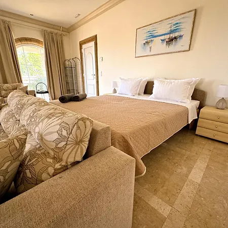 Nostrana Village Apartment *