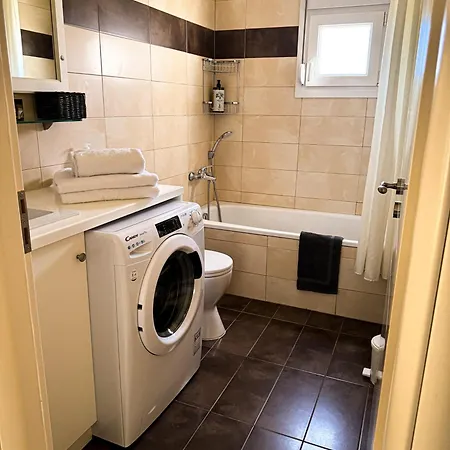 Nostrana Village Apartment